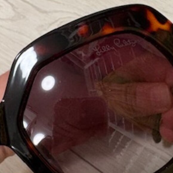 Lily Pulitzer Sunglasses - Picture 10 of 10
